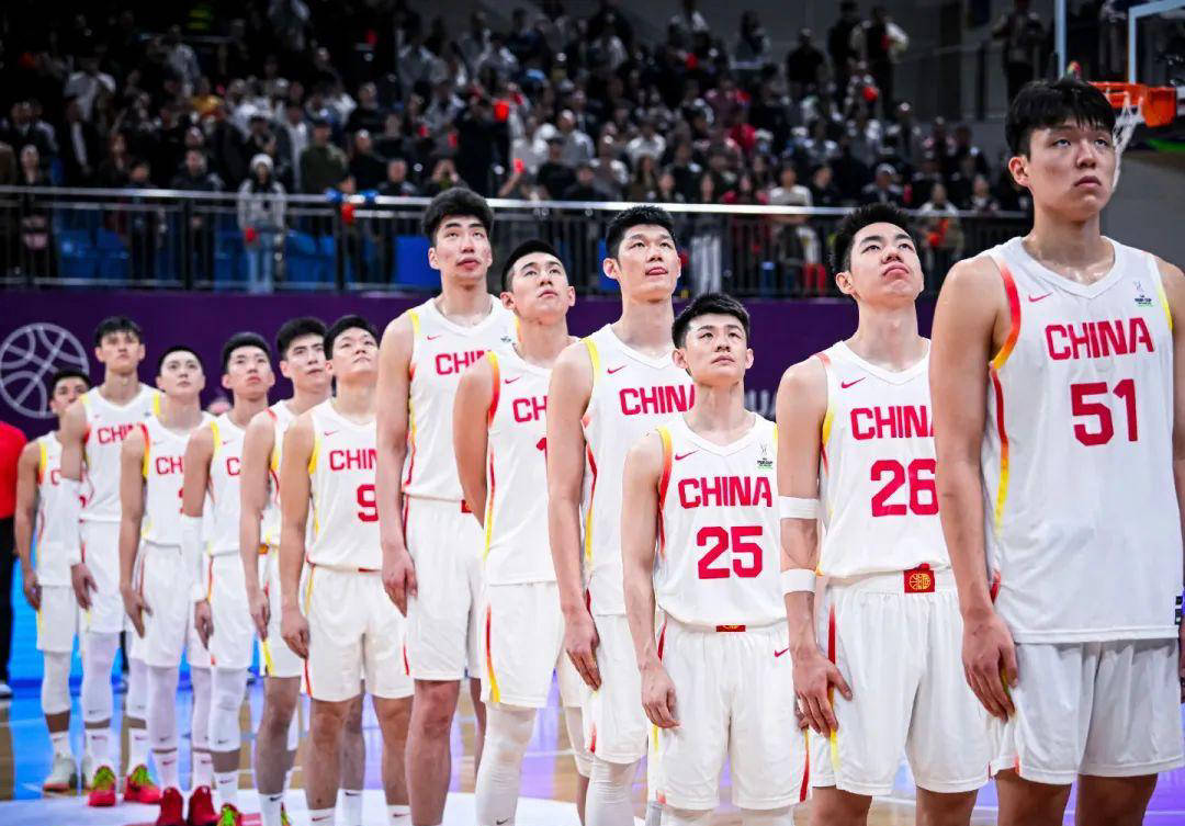 廖三宁17+6杨瀚森5中0中国男篮不敌马刺(中国男篮杨帆)