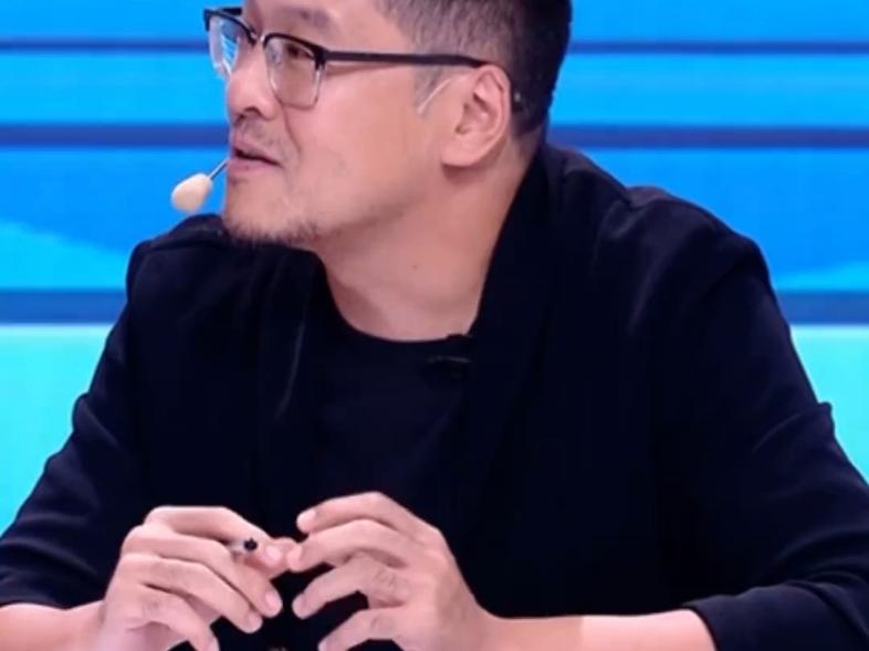 杨毅谈易建联专访节目:不要赋予太深意义网友审判什么？(易建联和杨政比赛是什么节目)