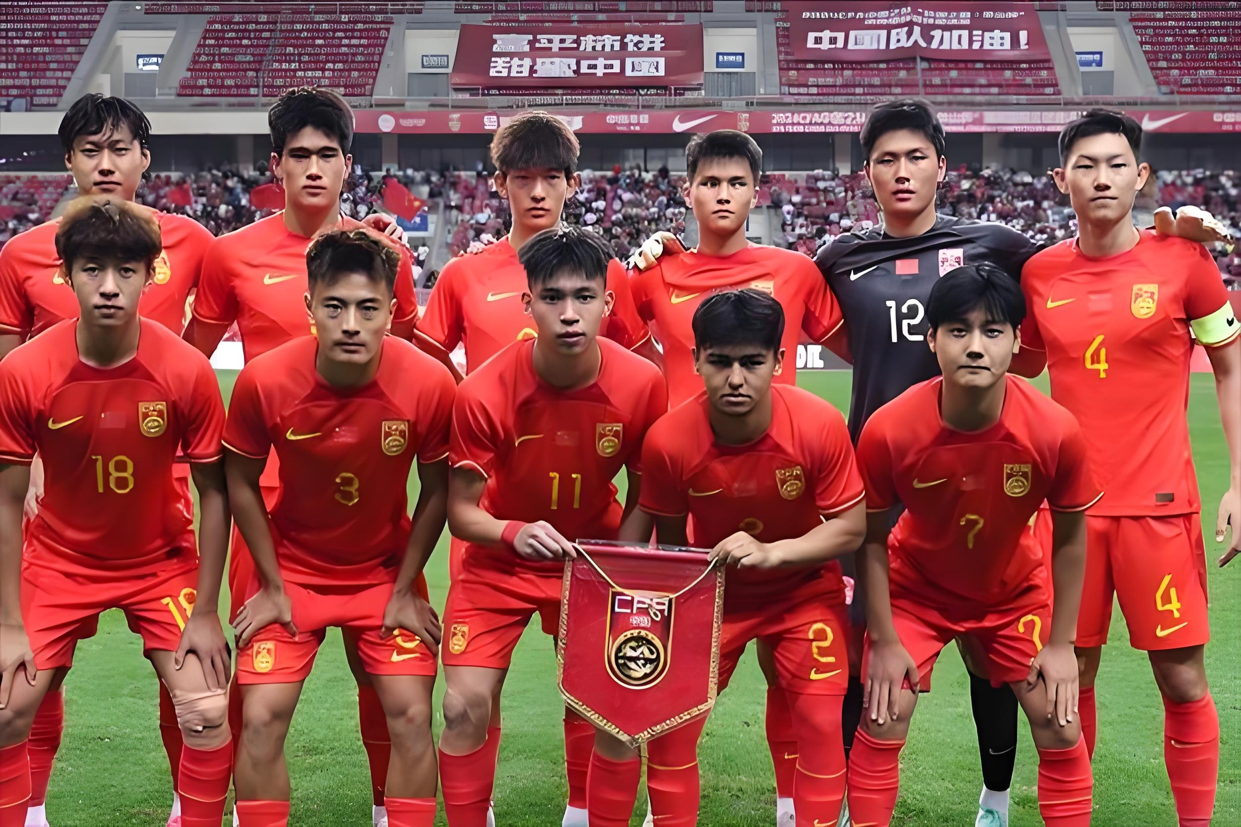东亚杯-中国香港男足0-2韩国遭两连败末轮对阵国足(香港男足世预赛)